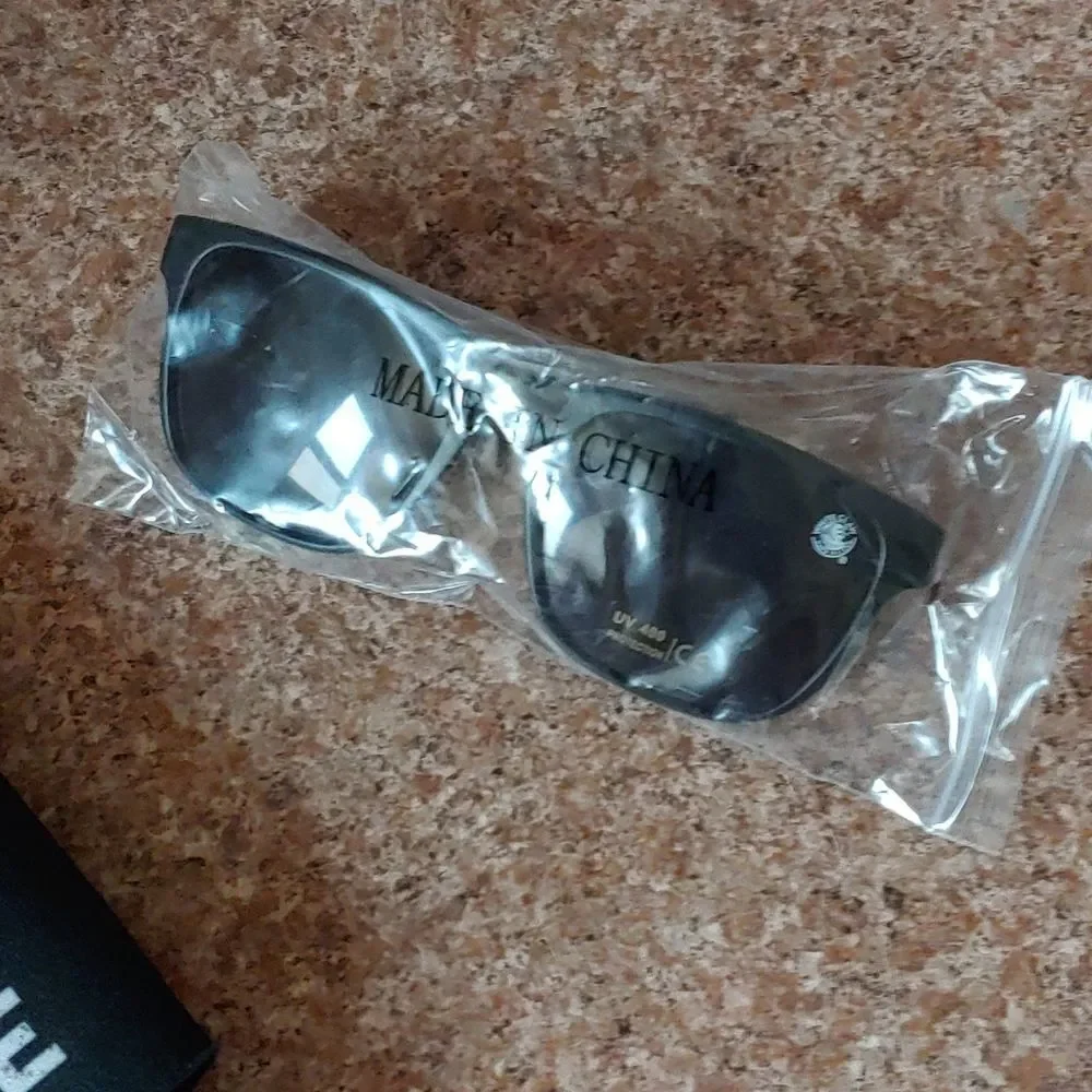 White Claw Sunglasses Unisex